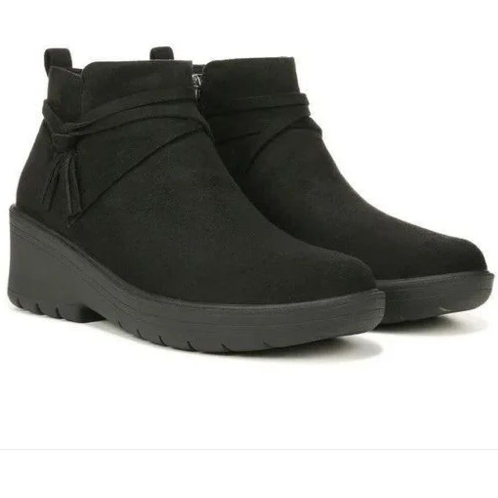 Bzees Black Blaine Boots Round Toe Wedge Heel Ankle Bootie!